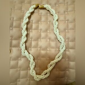 Faux pearl sophisticated, beautiful necklace!